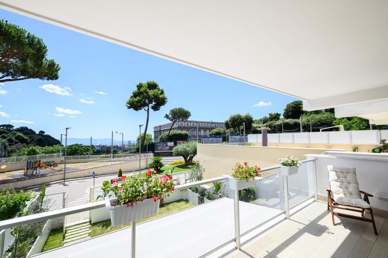 Viale Dei Colli Aminei 10 Appartamento *